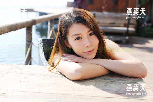 美媛馆-杨晓青儿 美媛馆 - 在杨晓青儿的女神写真中,光线偷吻过的瞬间