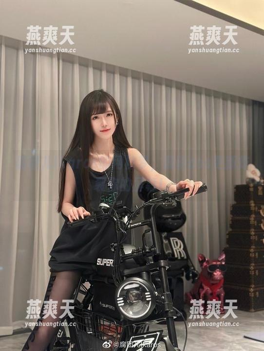 腐团儿Ikaros 腐团儿Ikaros的网袜梦,最新cos更新炸裂你的屏幕!