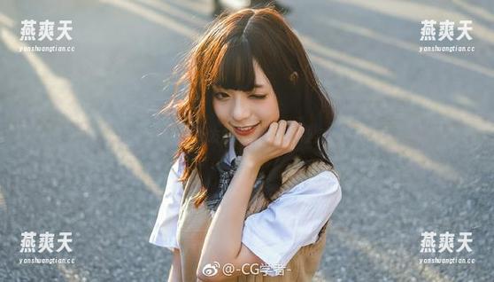 一起来看舞小喵女友的写真，居然让我心跳加速！