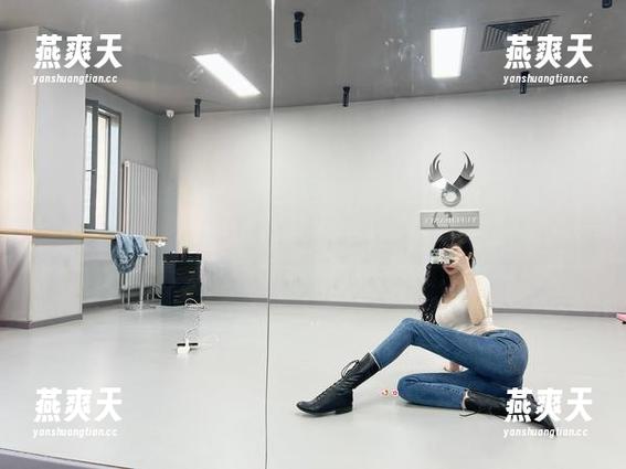 微密圈 - 白衬衫的叛逆：葛征在无圣光下的独白