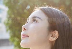 蜜桃社 – 轻松拿下礼服王冠，Cris_卓娅祺的图包下载等你来取！