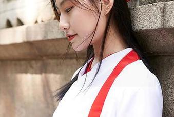 蜜桃社 – 最新真希美腿套图，你的目光会一直停留在她那条腿上
