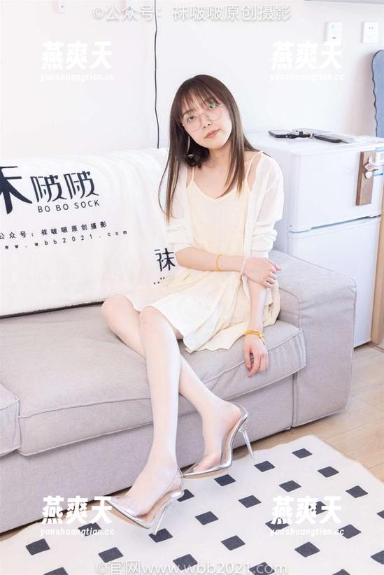 袜啵啵 - 图片精选：奶油穿低跟鞋的那些优雅又迷人的瞬间分享