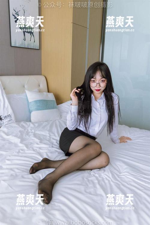 袜啵啵 - 甜甜圈与牛仔裤的奇妙组合，原图更新，你准备好被惊艳了么？