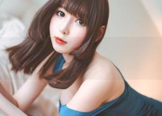 新作品集上线！雯粥粥美腿又让人心动，这腿的更新频率比我喝水还勤！