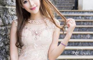 青豆客 – Kiren_程程程最新连衣裙套图：一瞬间的美丽，捕捉你的目光