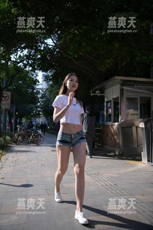 魔镜街拍 - 探索寒风中的私房肉丝世界，婷婷的图包简直让人惊艳！