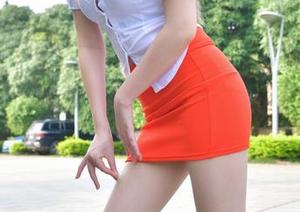 魔镜街拍 – 销售主管的粉色力量：别错过婷婷的免费工作日常图片！
