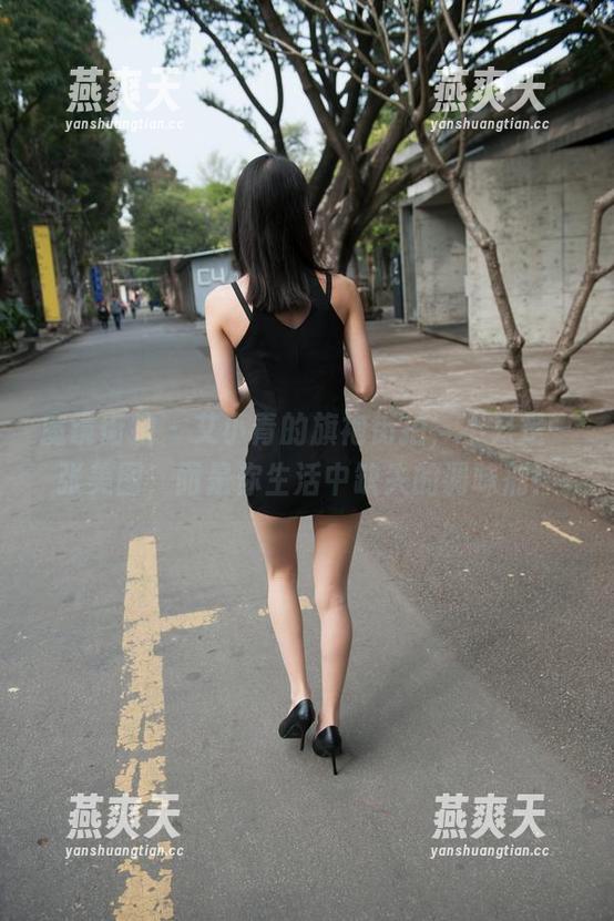 魔镜街拍-艾小青 魔镜街拍 - 艾小青的旗袍街拍,不只是一张美图,而是你生活中缺失的调味剂!